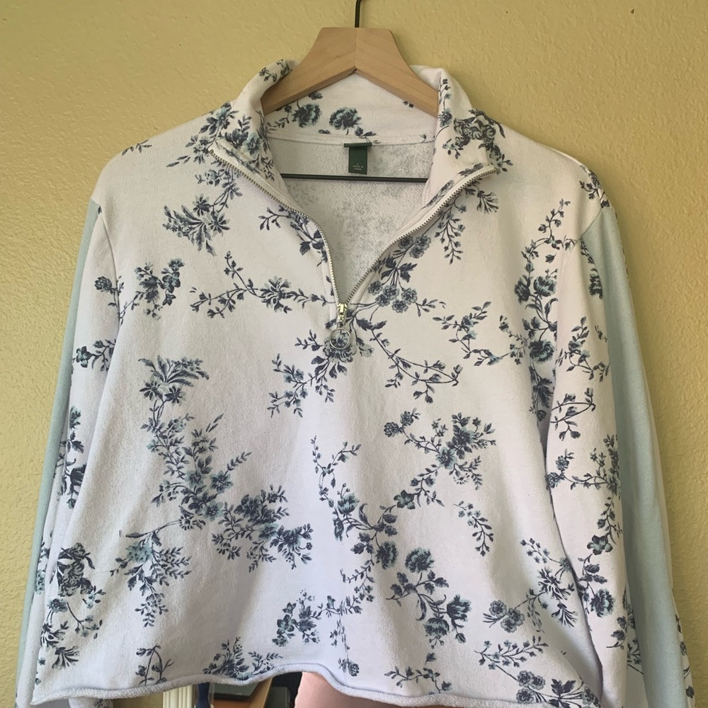 Wild fable crop sweatshirt size large